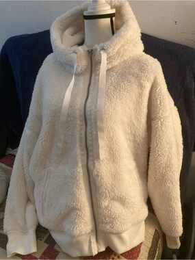Athleta Cream Sherpa Hoodie with Hood and Zip